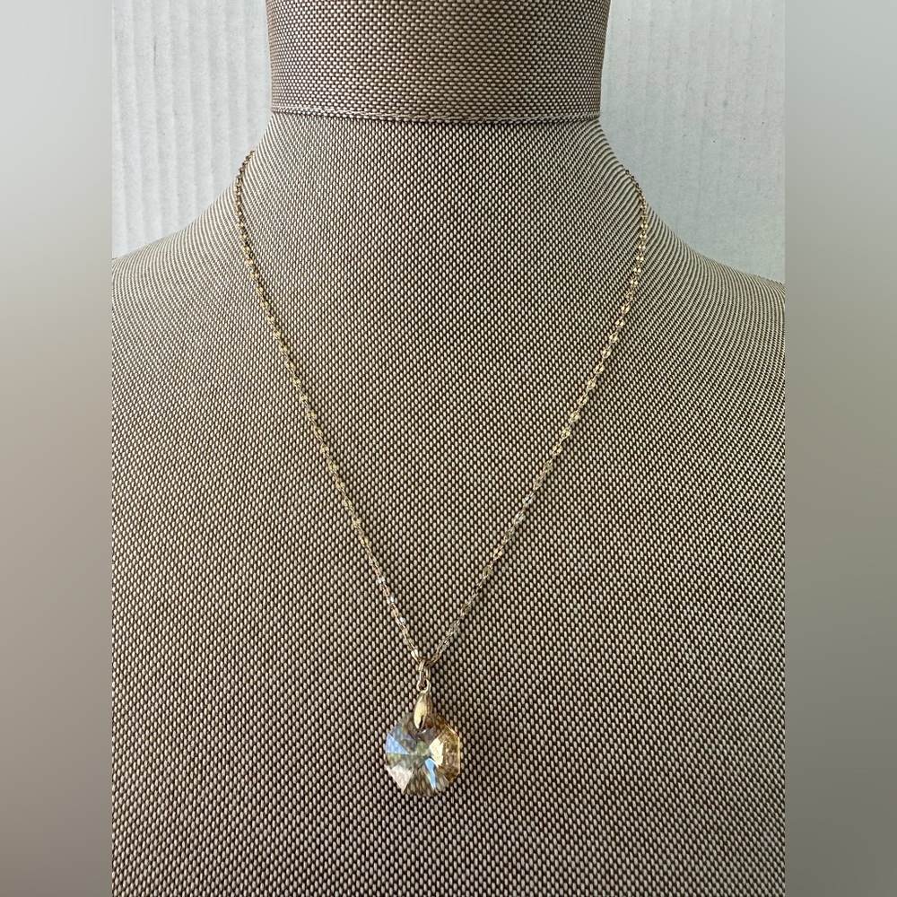 Elegant Gold Tone Necklace with Crystal Pendant Champagne/Light Amber - Picture 12 of 12